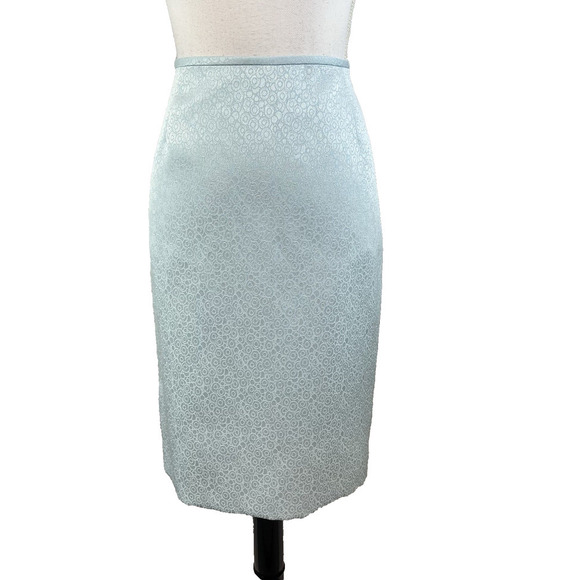 Le Suit Skirt size 8 Petite Baby Blue Circles Embossed Straight Knee Career Slim - Picture 1 of 8